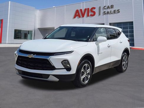 Used 2025 Chevrolet Blazer LT FWD image 1