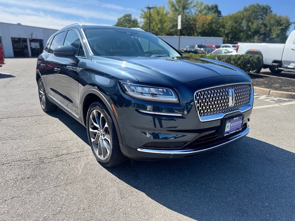 Used 2023 Lincoln Nautilus Reserve AWD/4WD image 9