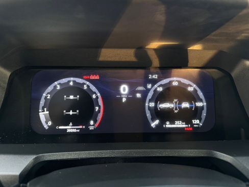 Used 2024 Toyota Tacoma TRD Off-Road image 43