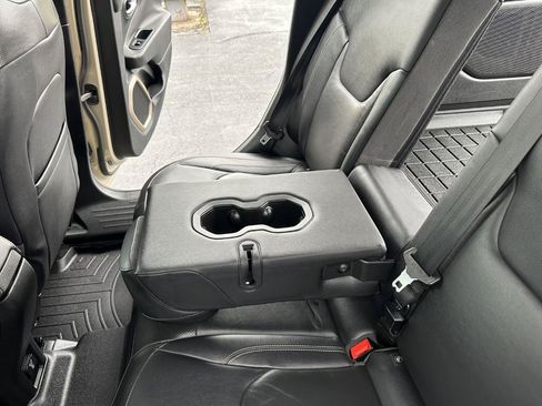 Used 2015 Jeep Renegade Limited AWD/4WD image 32