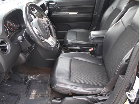 Used 2014 Jeep Compass Latitude image 11