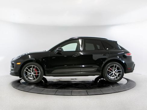 Certified 2023 Porsche Macan S AWD/4WD image 2