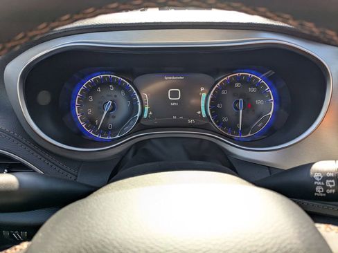 New 2026 Chrysler Pacifica Pinnacle image 29