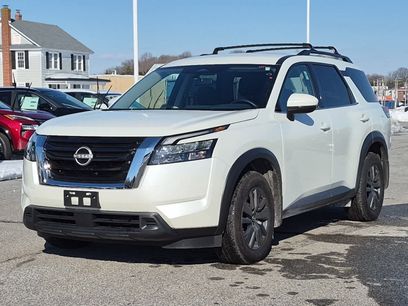 Used 2024 Nissan Pathfinder SV