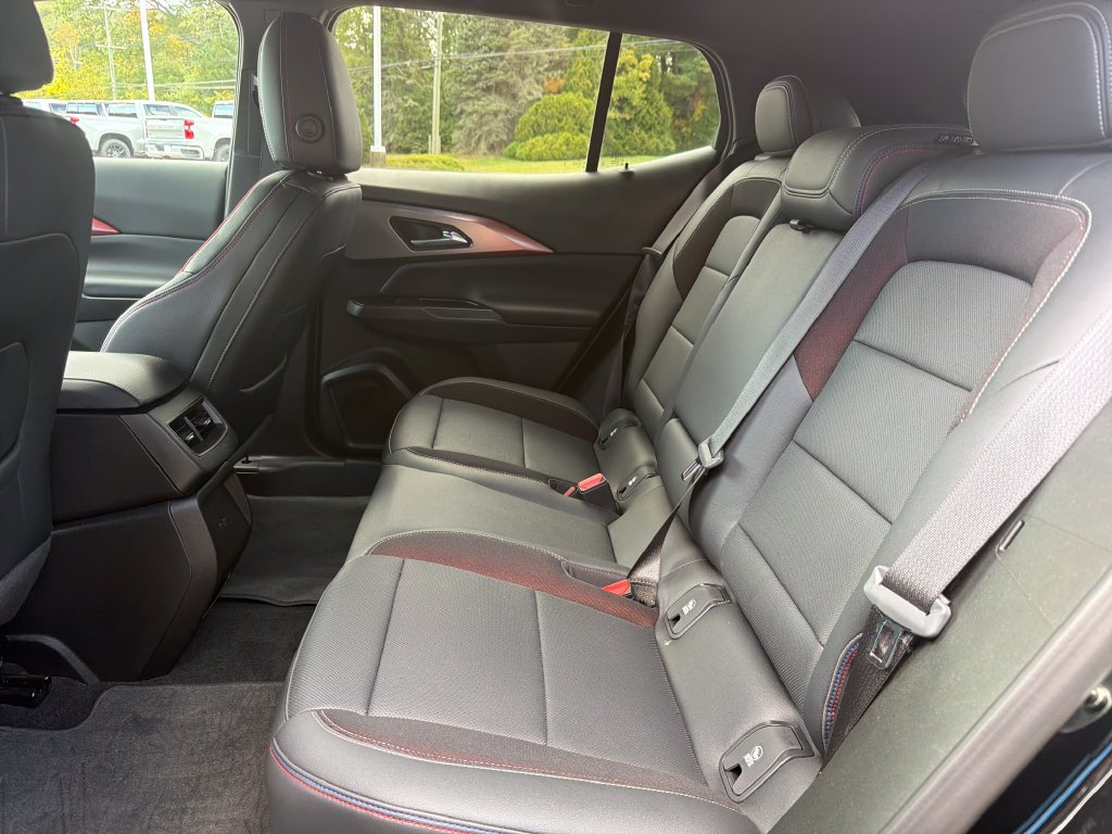 Certified 2024 Chevrolet Equinox EV RS FWD image 25