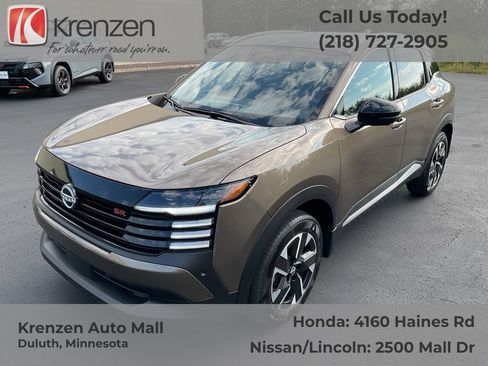 Used 2026 Nissan Kicks SR AWD/4WD image 1