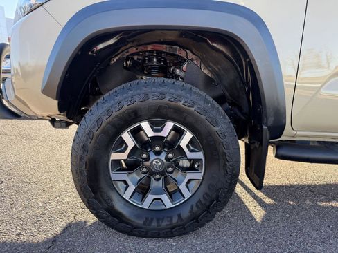 Used 2020 Toyota Tacoma TRD Off-Road image 40