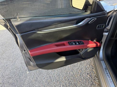 Used 2015 Maserati Ghibli image 15