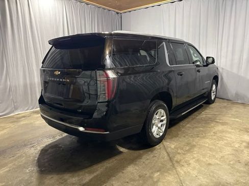 Used 2025 Chevrolet Suburban LT AWD/4WD image 8