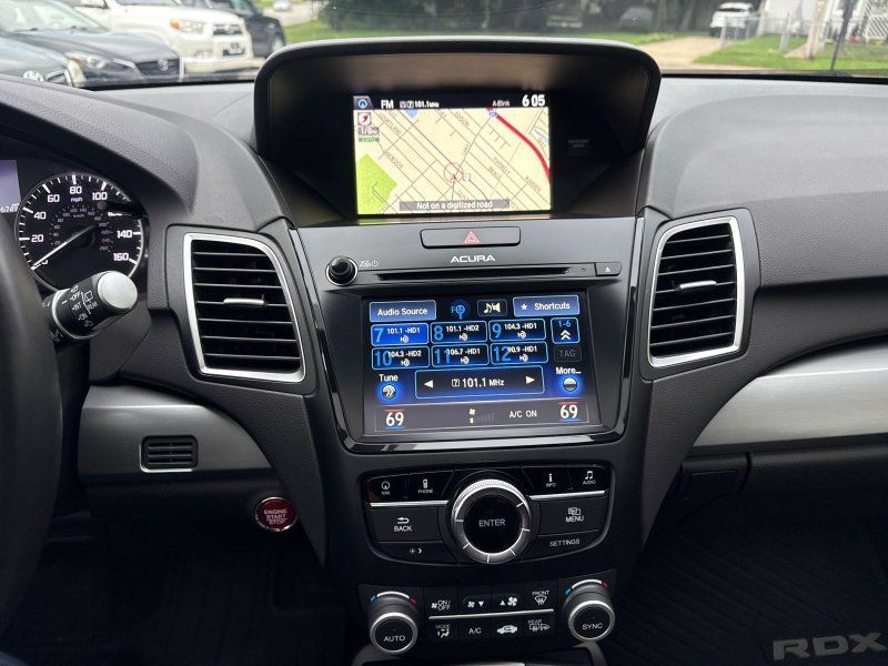 Used 2017 Acura RDX w/ Technology Package AWD/4WD image 25