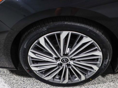 Used 2023 Nissan Altima 2.5 SL image 11