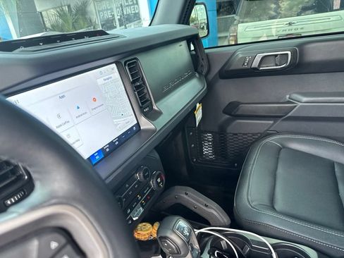 Used 2025 Ford Bronco Badlands AWD/4WD image 19