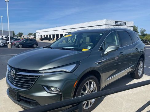 Used 2024 Buick Enclave Essence w/ Experience Buick Package AWD/4WD image 3