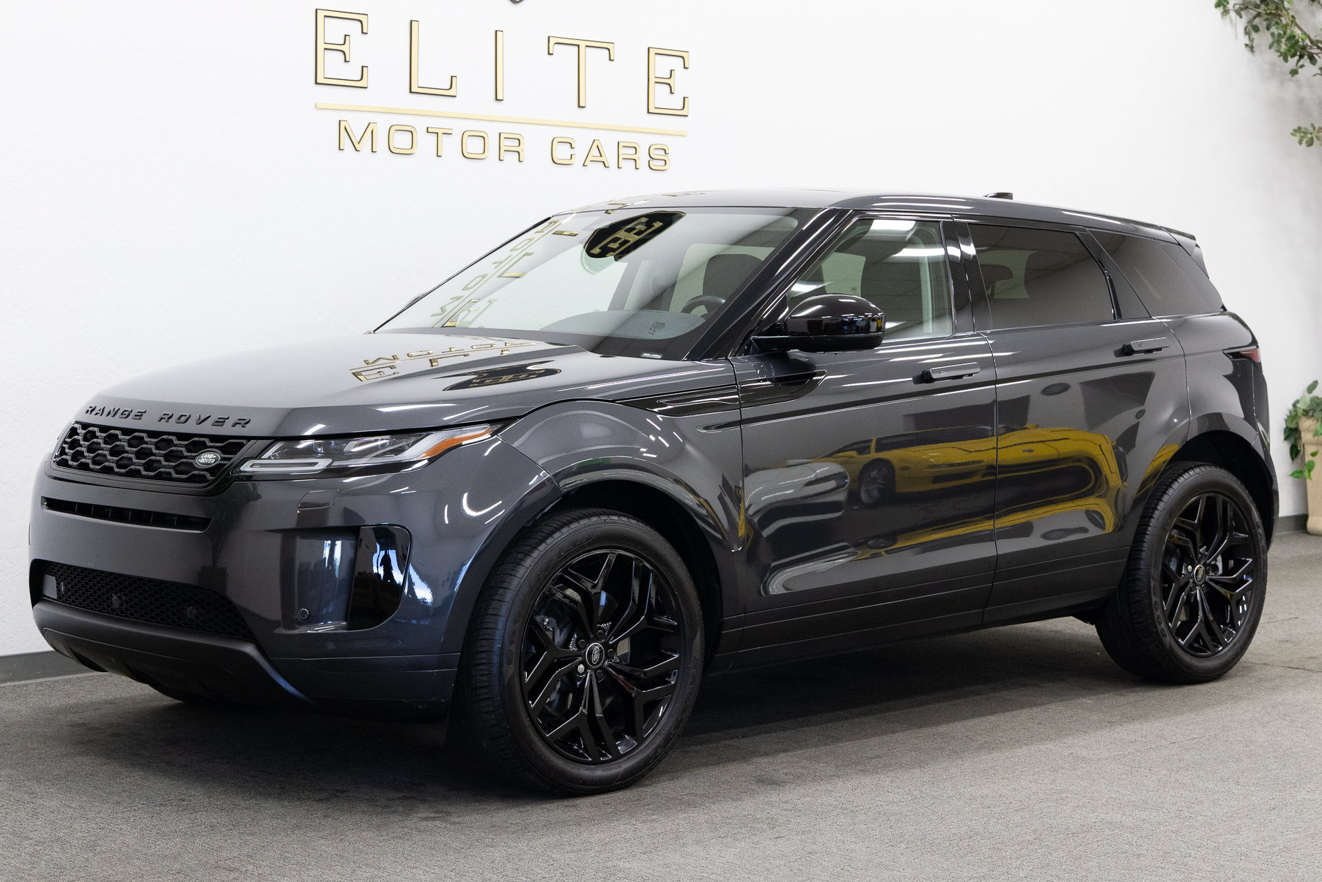 Used 2022 Land Rover Range Rover Evoque SE AWD/4WD image 1
