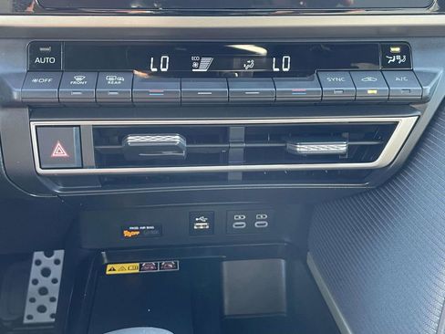 Used 2025 Toyota Camry SE FWD image 36