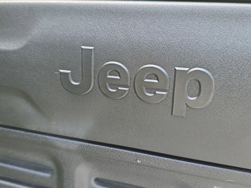 Used 2022 Jeep Wrangler Unlimited Sport AWD/4WD image 11