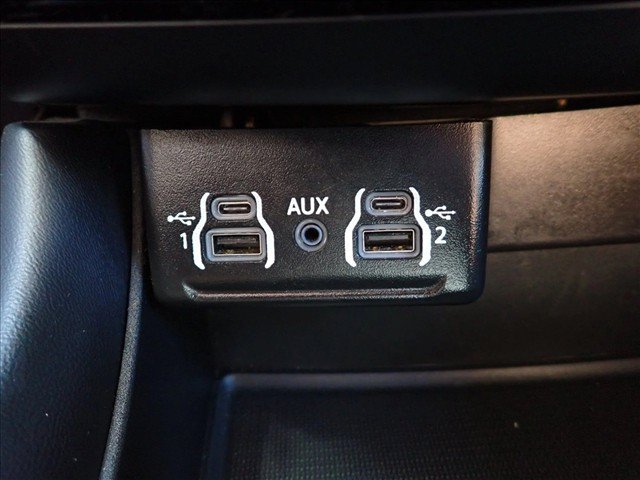 Used 2025 Dodge Durango GT AWD/4WD image 16
