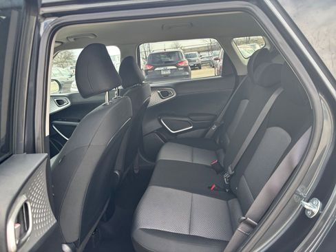 Used 2025 Kia Soul LX w/ LX Technology Package image 23