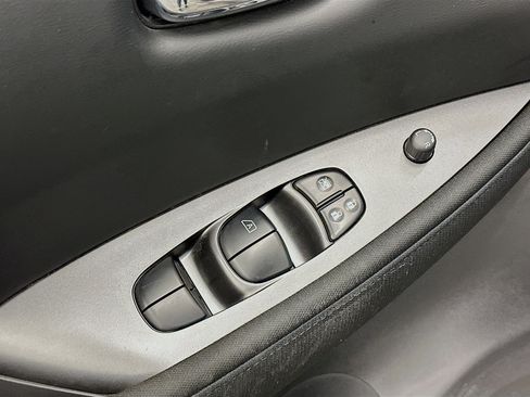 Used 2023 Nissan Leaf S image 15