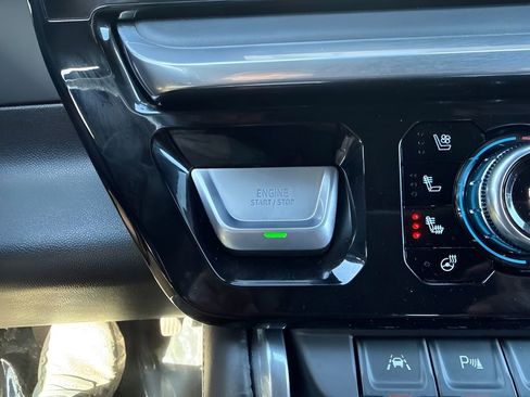 Used 2023 GMC Sierra 1500 Denali Ultimate AWD/4WD image 10