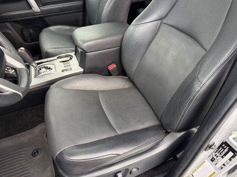 Certified 2022 Toyota 4Runner Limited AWD/4WD image 29