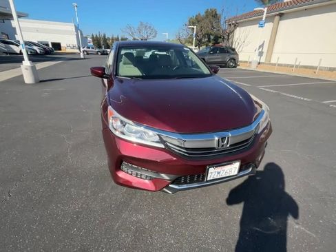Used 2017 Honda Accord LX image 3