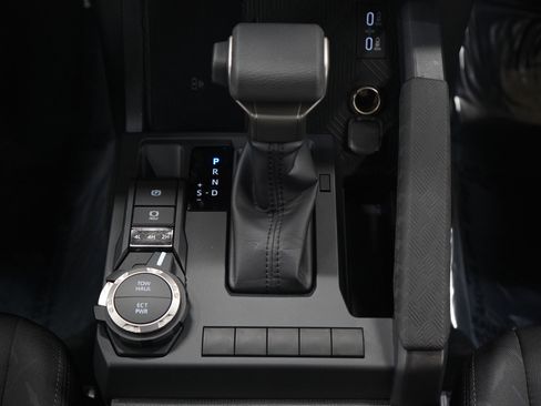 Certified 2025 Toyota Tacoma SR5 image 16