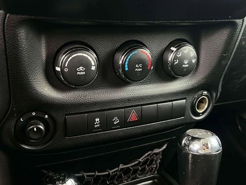 Used 2012 Jeep Wrangler Unlimited Sport AWD/4WD image 16