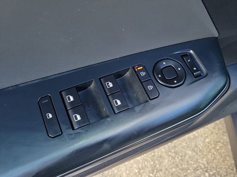 Used 2025 Kia K4 FWD image 17