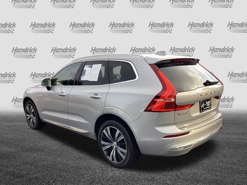 Certified 2022 Volvo XC60 B5 Inscription w/ Climate Package image 8