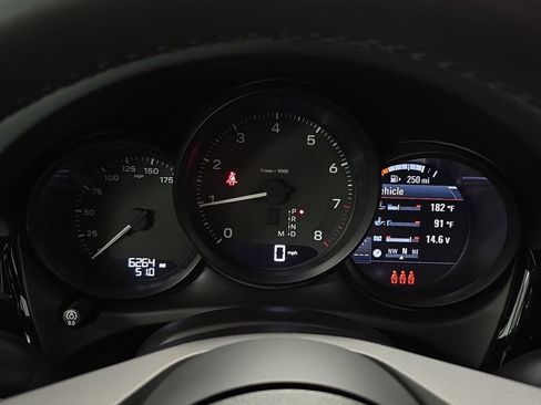 Certified 2025 Porsche Macan AWD/4WD image 14