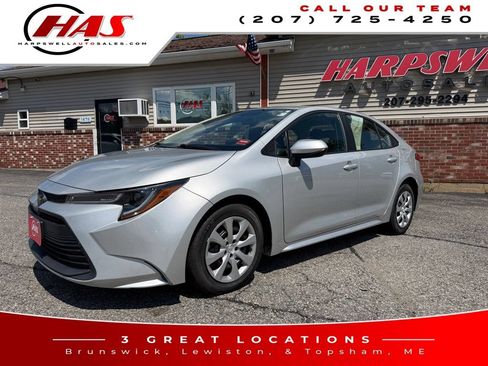 Used 2023 Toyota Corolla LE FWD image 2