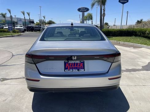 Used 2025 Honda Accord SE image 7