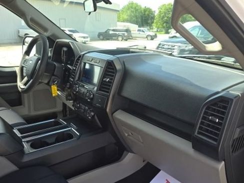 Used 2019 Ford F150 XL w/ Equipment Group 101A Mid AWD/4WD image 32