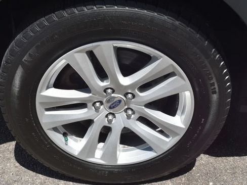 Used 2018 Ford Explorer XLT w/ XLT Technology Feature Bundle AWD/4WD image 48