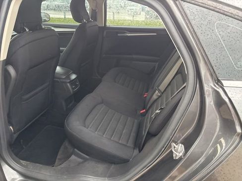 Used 2015 Ford Fusion SE FWD image 9