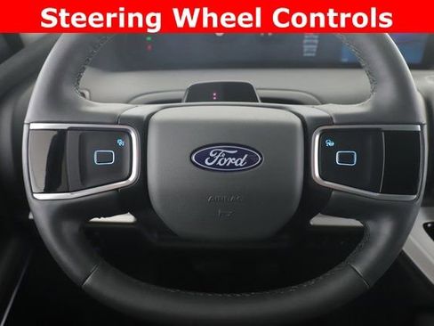 Used 2025 Ford Expedition Active image 22