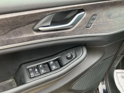 Certified 2023 Jeep Grand Cherokee L Limited w/ Luxury Tech Group II image 10