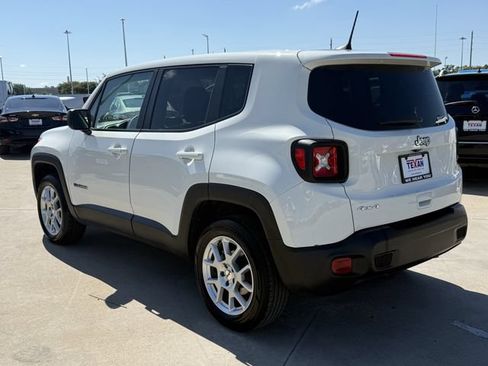 Used 2023 Jeep Renegade Latitude AWD/4WD image 6