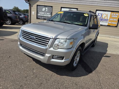 Used 2007 Ford Explorer XLT image 1