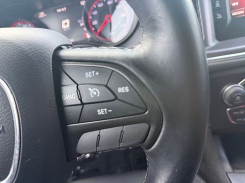 Used 2017 Dodge Charger SE w/ Blacktop Package RWD image 12