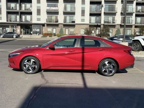 Used 2023 Hyundai Elantra SEL w/ Convenience Package FWD image 4