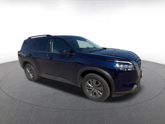 Used 2025 Nissan Pathfinder SV FWD video 2