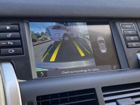 Used 2017 Land Rover Discovery Sport HSE Luxury image 29