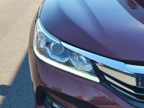 Used 2017 Honda Accord Sport image 13