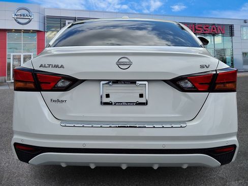 Certified 2023 Nissan Altima 2.5 SV FWD image 5
