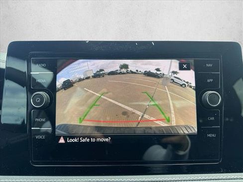 Used 2025 Volkswagen Jetta SEL FWD image 11