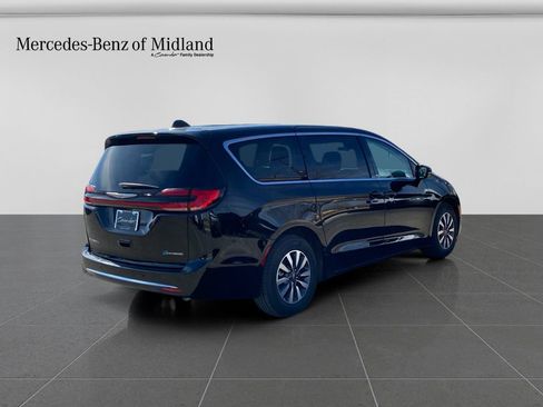 Used 2024 Chrysler Pacifica Select image 7