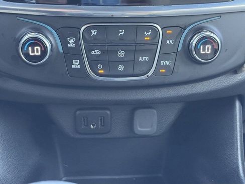 Used 2023 Chevrolet Traverse LS image 14