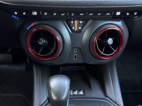 Certified 2021 Chevrolet Blazer RS w/ Enhanced Convenience Package FWD image 21